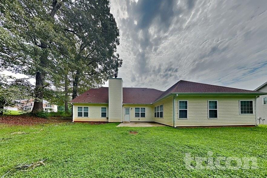 Building Photo - 496 Birchwood Dr
