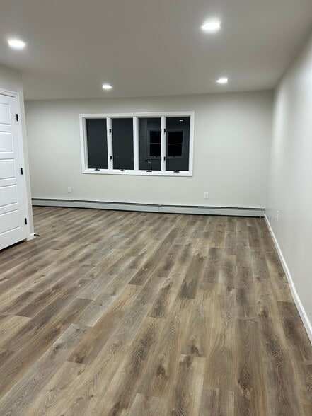 Building Photo - 258 Claywood Dr