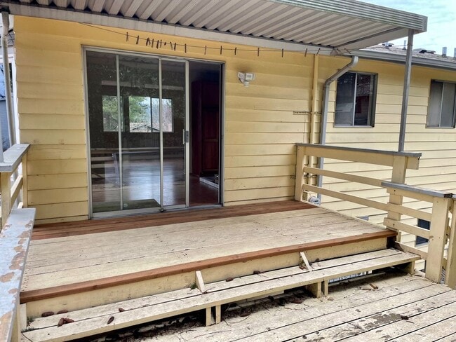 Building Photo - Charming 3 Bed 2.5 Bath Home in Newcastle