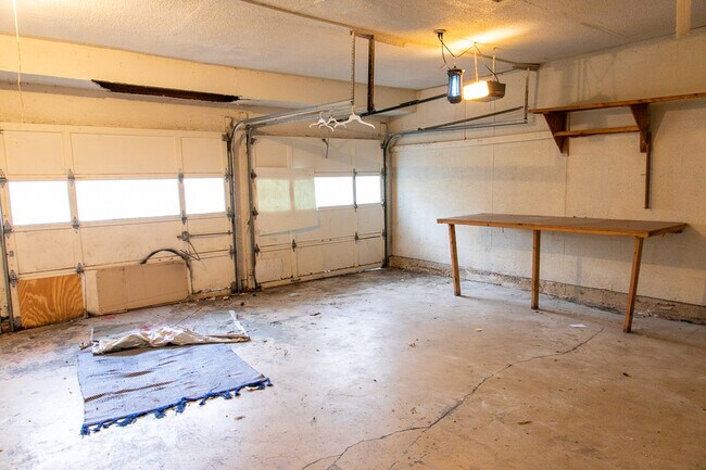 Building Photo - 9709 Bennington Ave