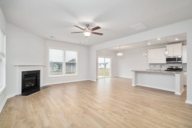 Building Photo - 775 Justify Lp