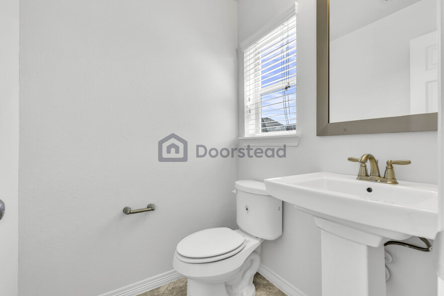 Building Photo - 1507 Peyton Oaks Pl