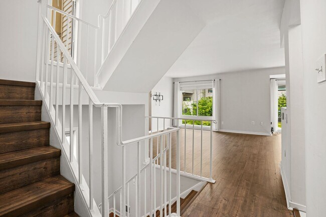 Building Photo - Modern Comfort in Sought-After Gaithersburg