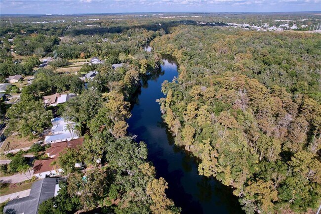 Building Photo - 1601 Riverhills Dr