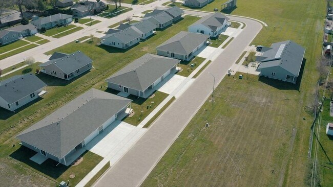 Building Photo - 812 Parkside Ln