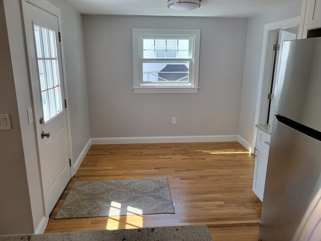 Building Photo - 17 Piermont St