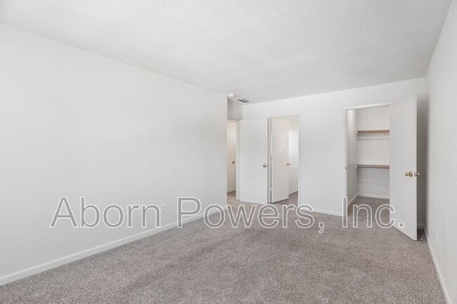 Building Photo - 2529 Greenwood Ln