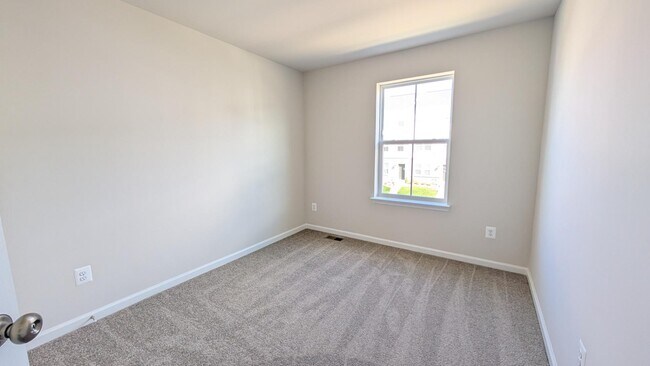Building Photo - 1327 Cedar Vly Rd