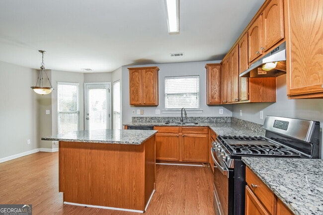 Building Photo - 147 Hidden Lake Cir