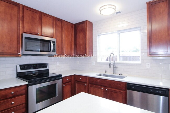 Building Photo - 15431 40th Dr SE