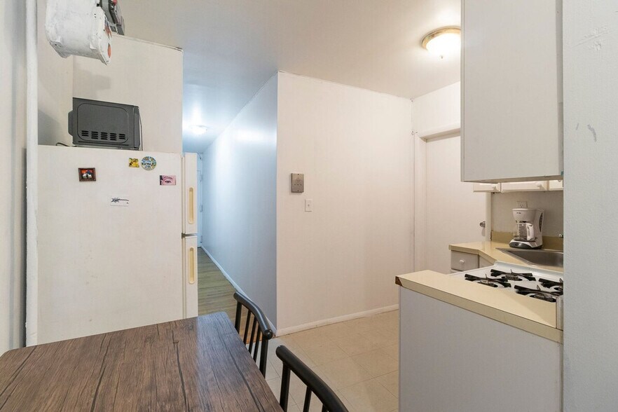 Building Photo - 304e E 95th St