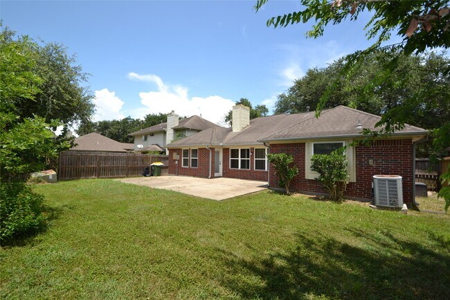 Building Photo - 2818 Russett Pl W