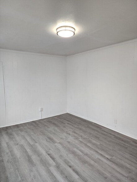 Building Photo - 16 3rd St