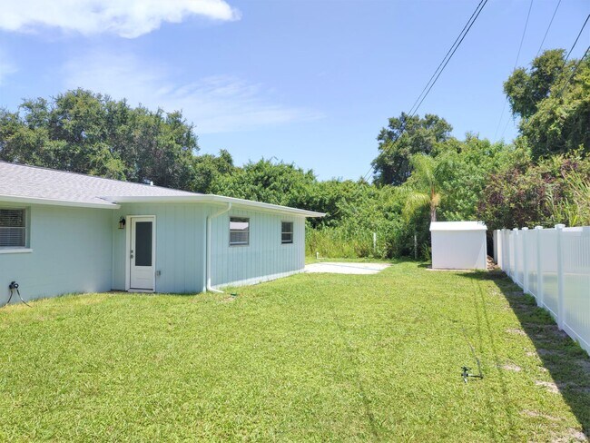 Building Photo - 2551 Yucca Rd