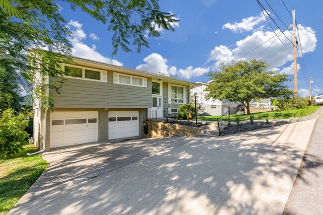 Building Photo - 521 Woodhaven Dr