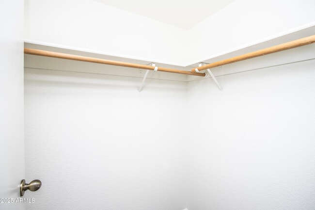 Building Photo - 1318 E Cobb Dr