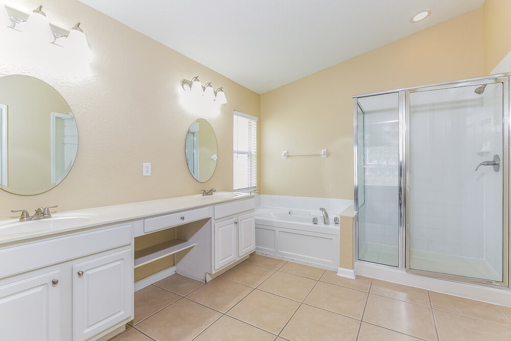 Building Photo - 2350 Meadow Oak Cir
