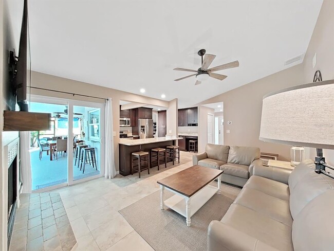 Building Photo - 308 Hammock Dr