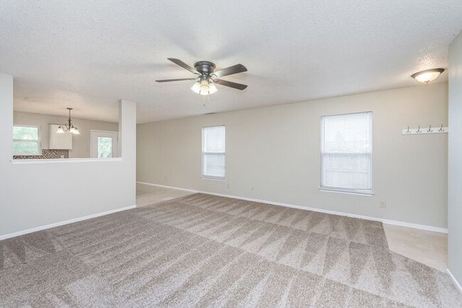 Building Photo - Sweet 3 Bedroom 2 Full Bath in Wayne Township
