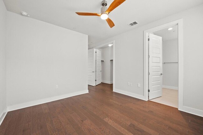 Building Photo - 4410 Grotto Dr