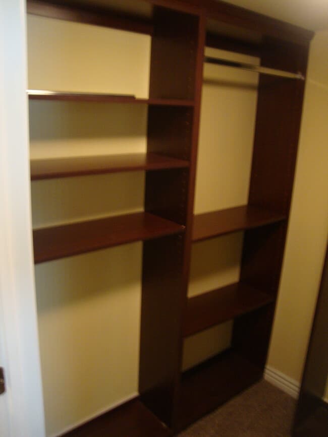 Walk In Closets - 6014 Barton Ave