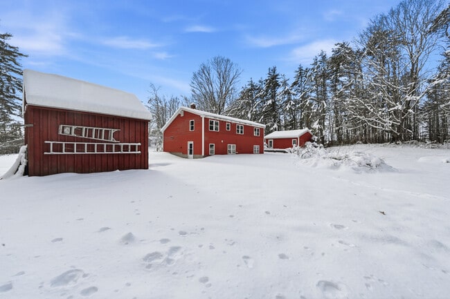 Building Photo - 11 Caribou Dr