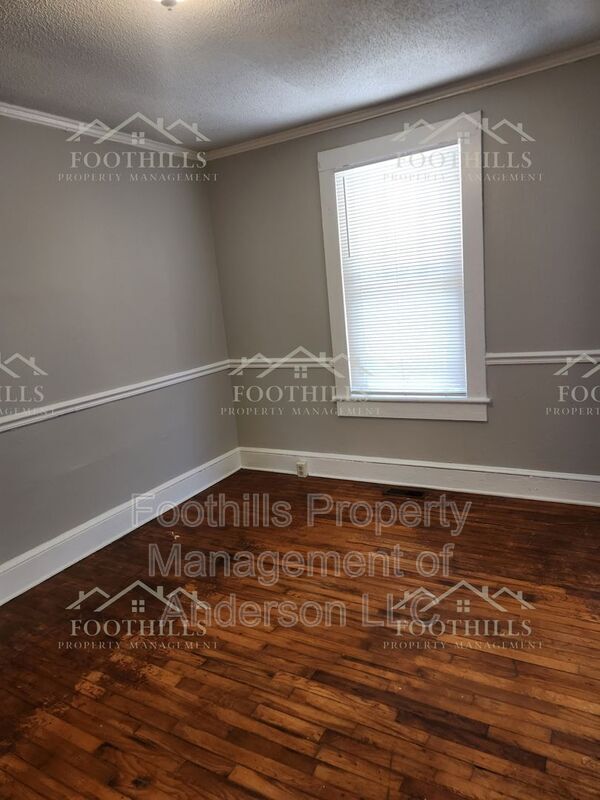 Building Photo - 105 Woodrow St