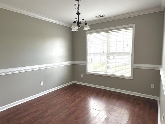 Building Photo - 508 Fairfield Cir