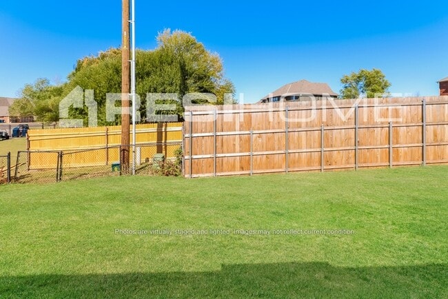 Building Photo - 9441 SW 37th St