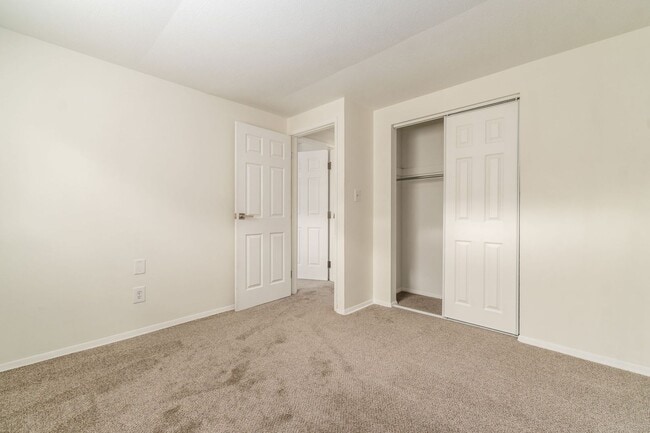 Building Photo - Updated 4 Bedroom, 2 Full Bath Ranch Home!!