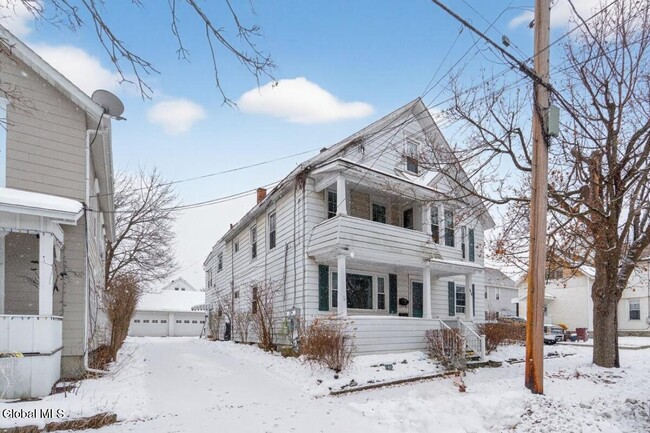 Building Photo - 415 Broadway