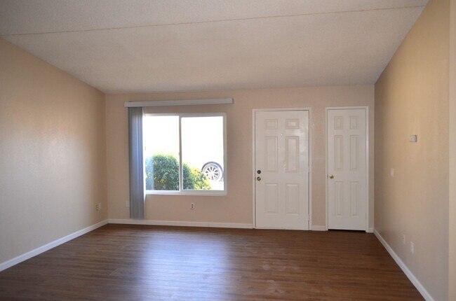 Building Photo - 123