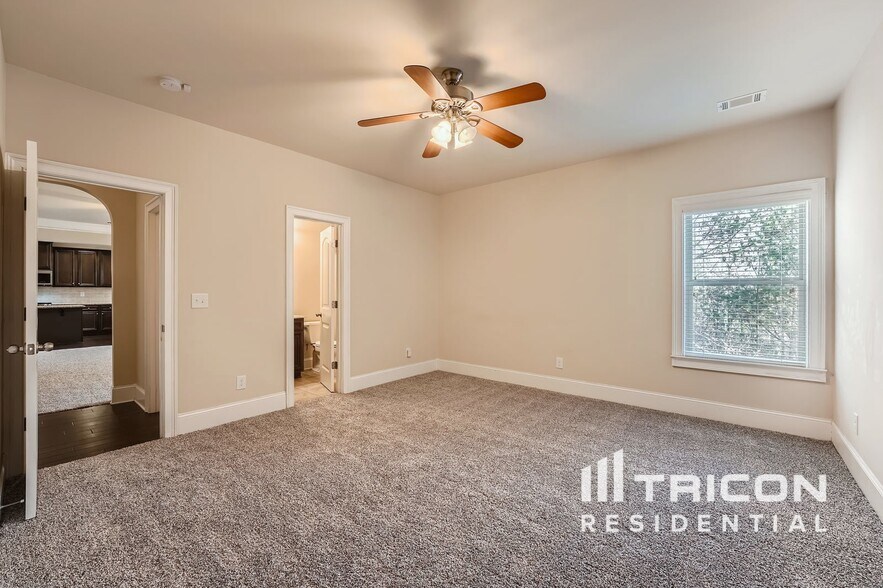 Building Photo - 296 Prescott Dr