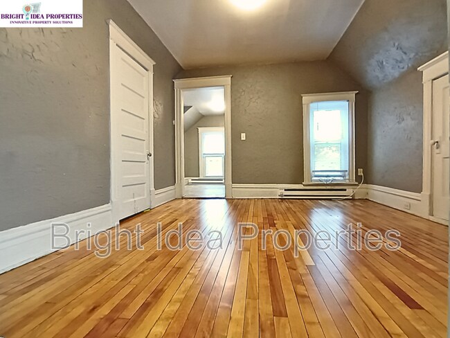 Building Photo - 426 Fillmore St NE