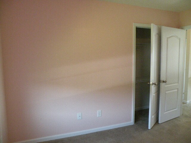 Building Photo - Beautiful custom home, don't want to miss this one!