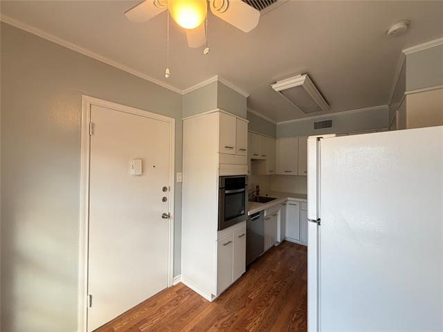 Building Photo - 6111 Bandera Ave