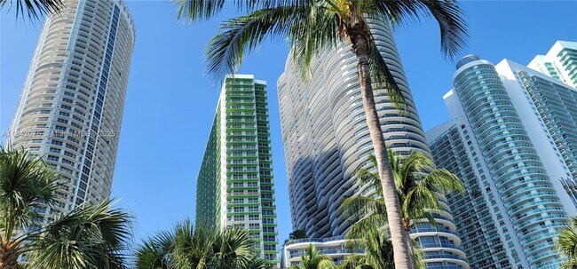 Building Photo - 1750 N Bayshore Dr