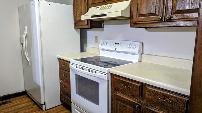 Building Photo - 16 Akokisa Dr