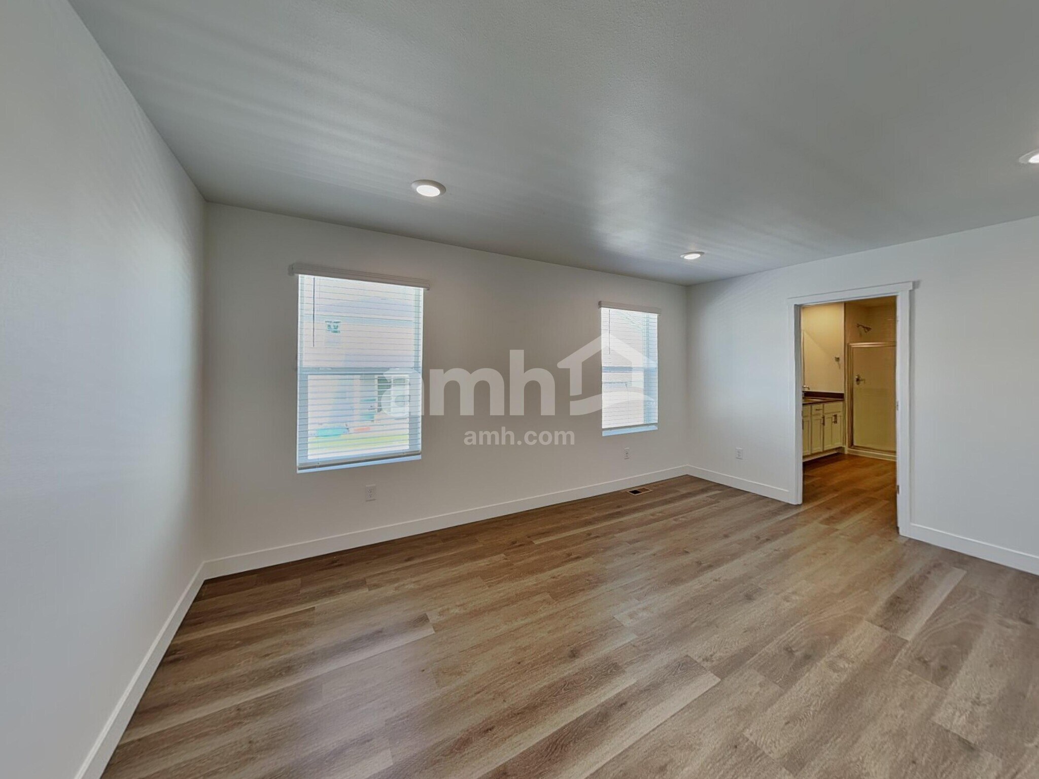 Building Photo - 4751 85th Dr NE