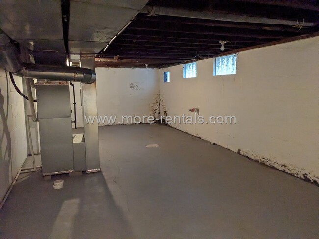 Building Photo - 404-406-406 E Deshler Ave