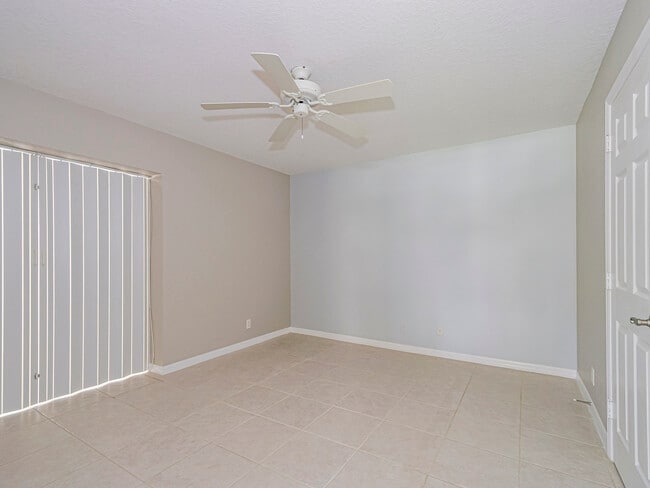 Building Photo - 922 Pirate Cove Ln
