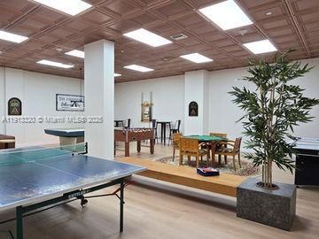 Building Photo - 5825 Collins Ave