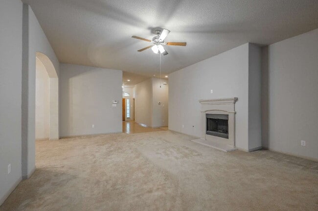 Building Photo - Charming home in Pearland!