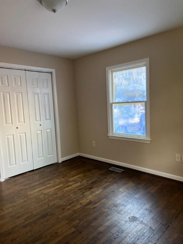 Building Photo - 114 Carnes Dr SE