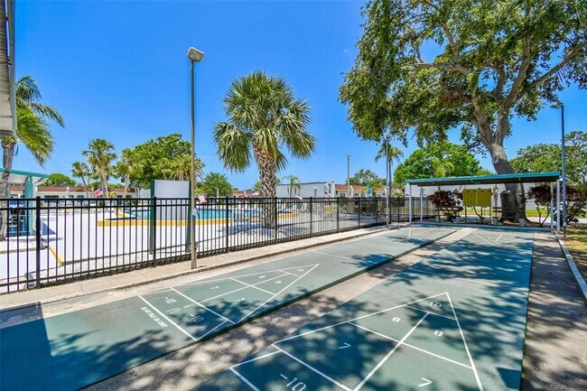 Building Photo - 9032 Mission Oaks Blvd