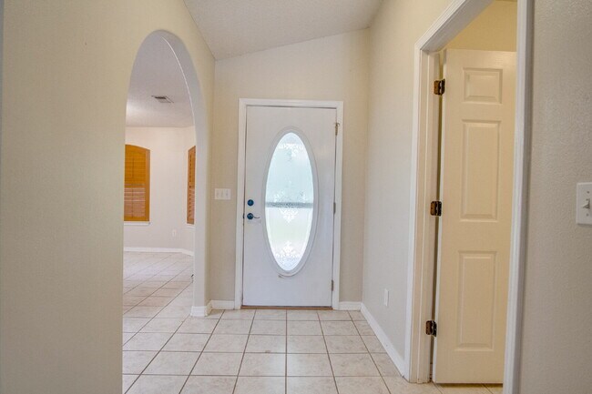 Building Photo - Northeast Pensacola Pool Home with Screened Porch and Fenced Yard
