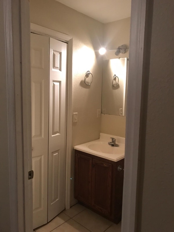 Building Photo - 331 A Ln