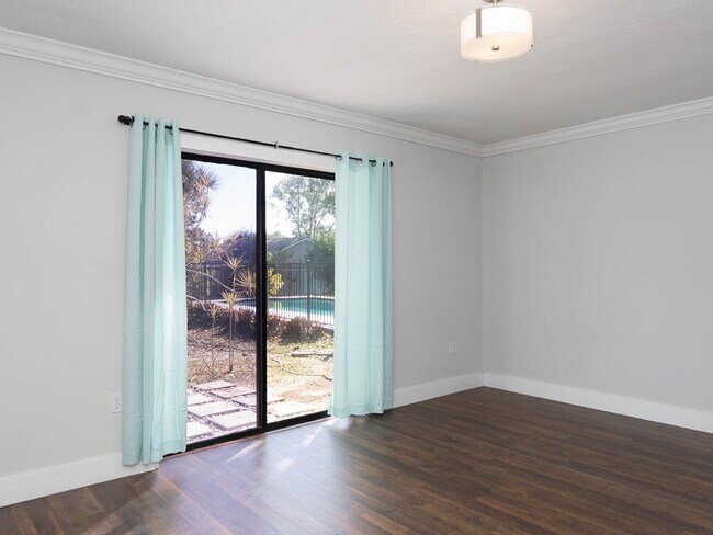 Building Photo - Country-Style Sarasota Living on a Full Acre - Pool Home with Oversized Workshop — Move-In Ready Now