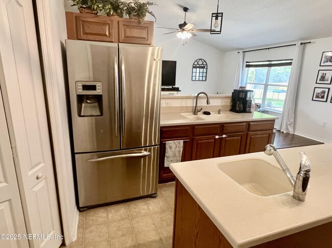Building Photo - 75245 Fern Creek Dr