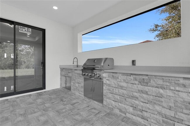 Building Photo - 358 Vitorio St